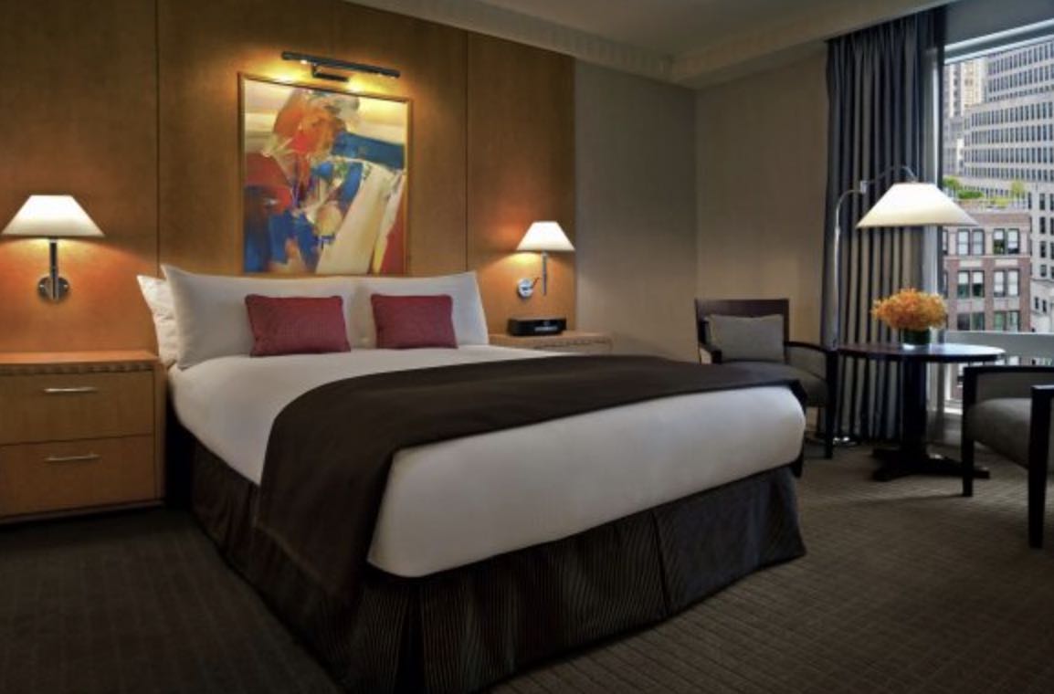Magnifique Room - 1 Queen Bed