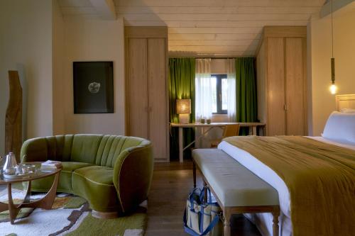 Signature Suite