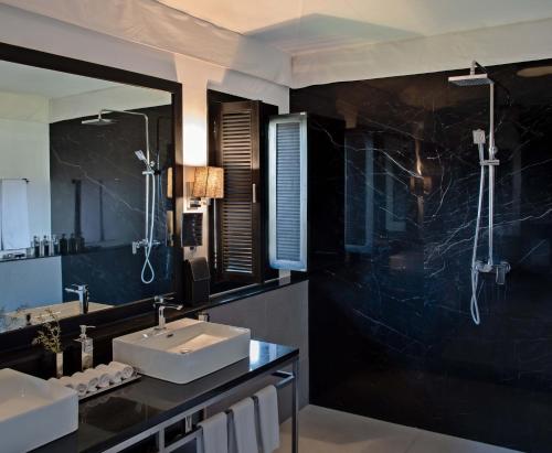 Tented ‘Rock’ Suite