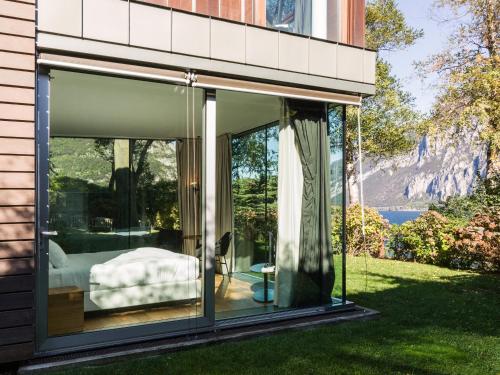 Suite with Lake View