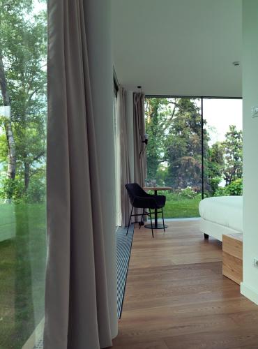 Suite with Lake View
