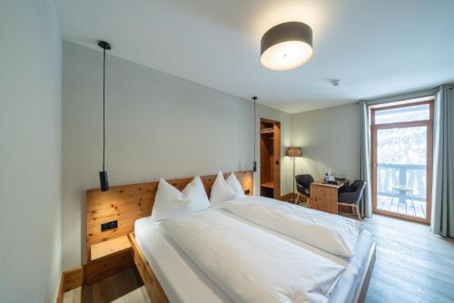 Superior Double Room With Balcony