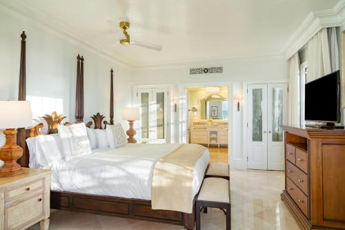 Oceanfront Deluxe Three-Bedroom Suite