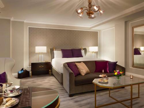 Fairmont Gold Deluxe City View 1 King