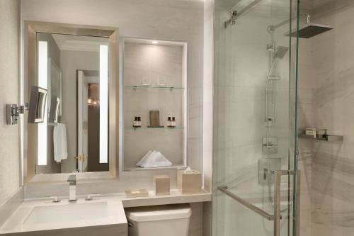 Fairmont Gold One Bedroom Suite with King Bed