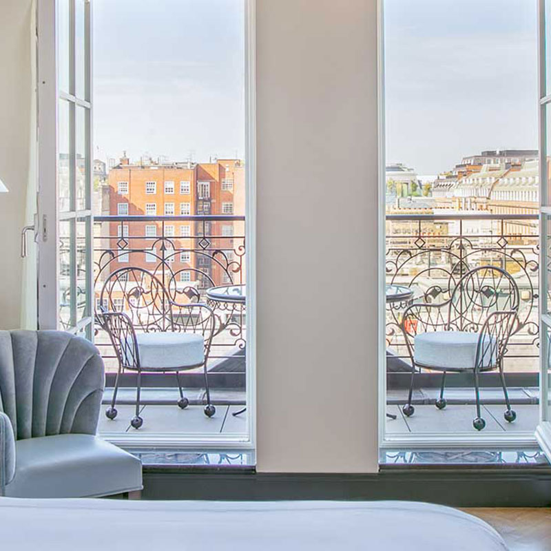 Claridge's Balcony King