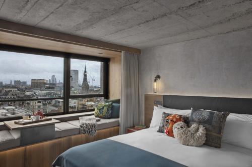 Superior King Room 