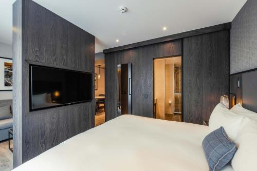 The Newton Superior Studio Suite