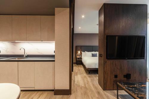 The Newton Superior Studio Suite