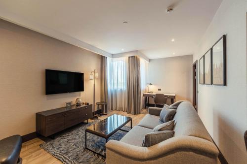 The Fellows Duplex Suite Apartment
