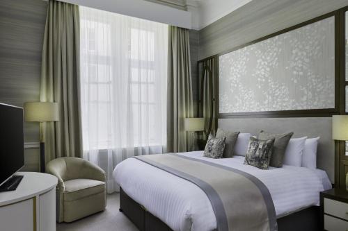 Superior King Room 