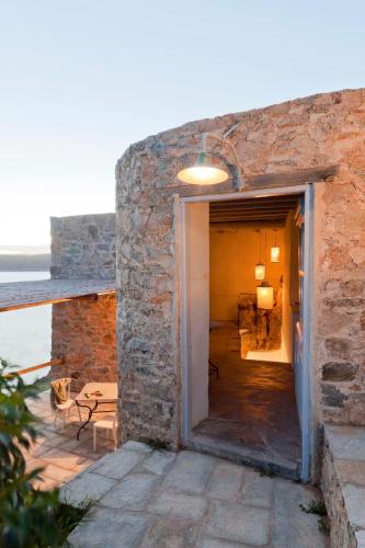 One-Bedroom Apartment with Sea View - Split Level