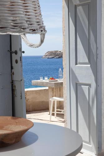 One-Bedroom Apartment with Sea View - Split Level