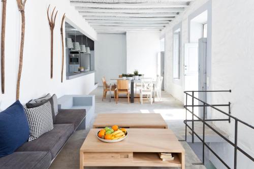 One-Bedroom Apartment with Sea View - Split Level