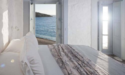 Two-Bedroom Apartment with Sea View - Split Level