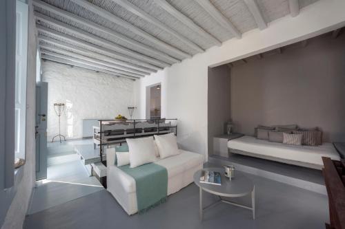 Family Two-Bedroom Apartment with Sea View - Split Level