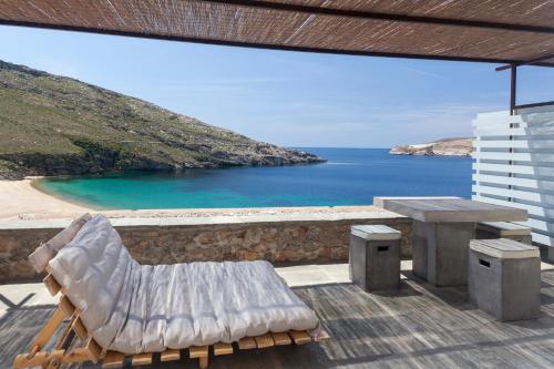 Family Two-Bedroom Apartment with Sea View - Split Level