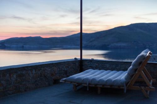 Family Two-Bedroom Apartment with Sea View - Split Level