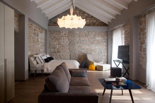 Luxury Harbor Suite