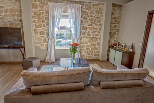 Luxury Harbor Suite