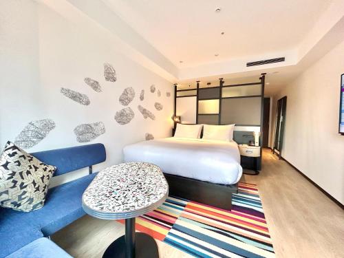 Loft Queen Room