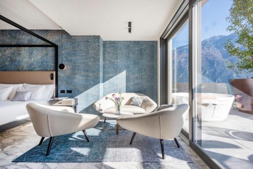 Deluxe Junior Suite with Lake View