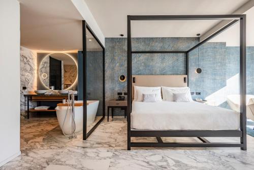 Deluxe Junior Suite with Lake View