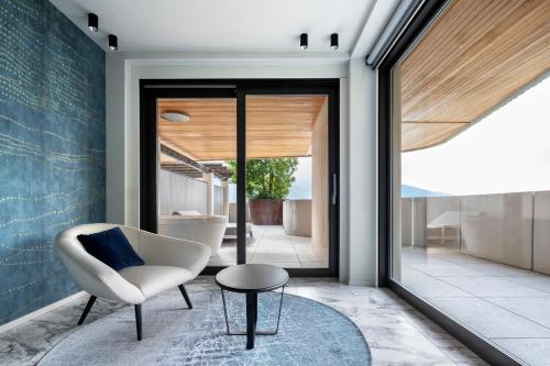 Deluxe Junior Suite with Lake View