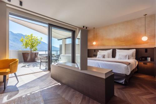 Suite with Lake View