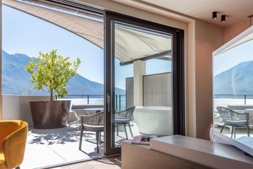 Suite with Lake View