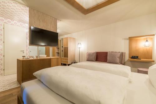 Superior Double Room With Balcony
