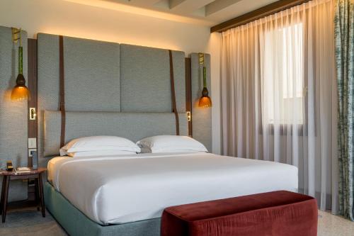 Junior Suite with Lagoon View