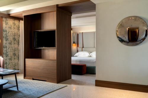 Suite with Lagoon View