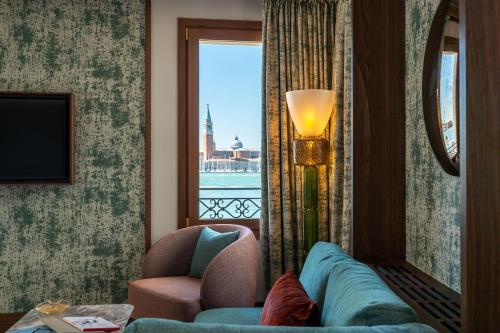 Suite with Lagoon View