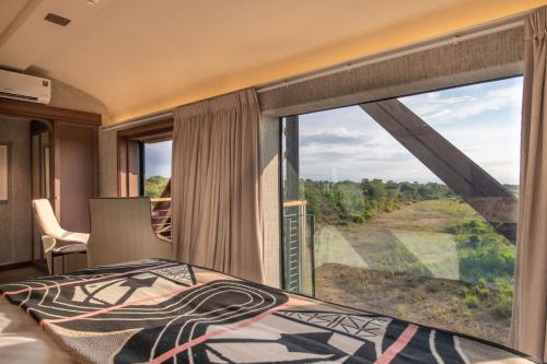 Luxury Train Carriage (on the bridge)