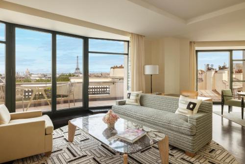 Eiffel Suite