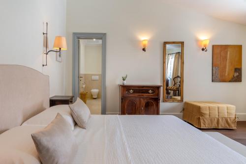 Standard Suite with Pool View