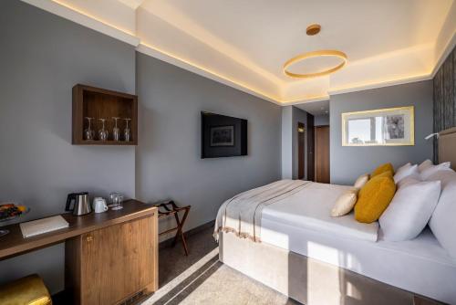 V Level Room for 2 Seaside