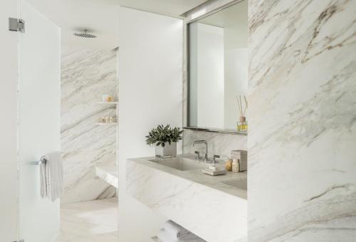 Arion Pine-View Executive Suite King