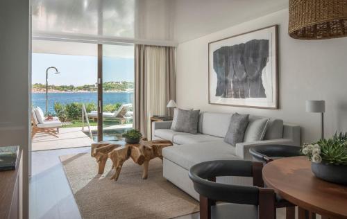 One-Bedroom King Suite with Nafsika Sea View Garden