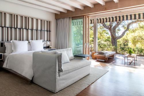 Bungalow with King Bed and Garden View 