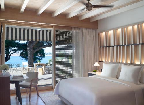Bungalow with King Bed and Sea View 