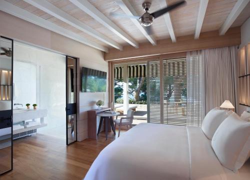 Bungalow with King Bed and Sea View 