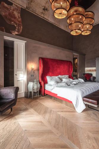 Deluxe King Suite