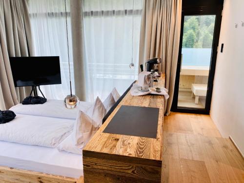 Spa corner with private sauna - panoramic view of the sunny side with terrace