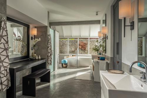 Family Oceanfront Bungalow With Pool King - Room Rate inclusive of breakfast for 4 adults