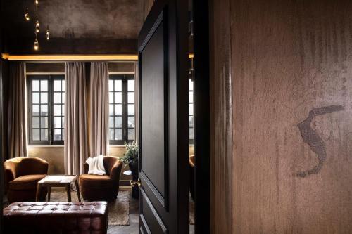 Junior Suite with steam shower and balneotherapy bathtub