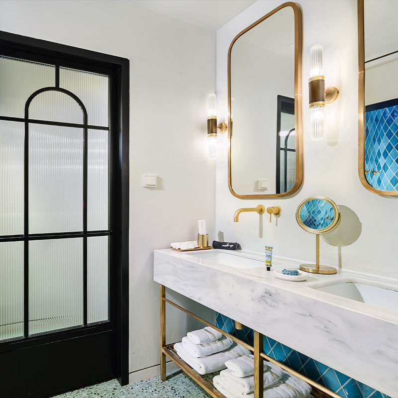 Cool Corner Suite