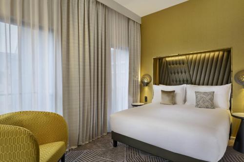 Deluxe King Room - Courtyard View