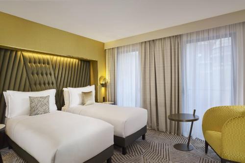 Deluxe Twin room - Courtyard view